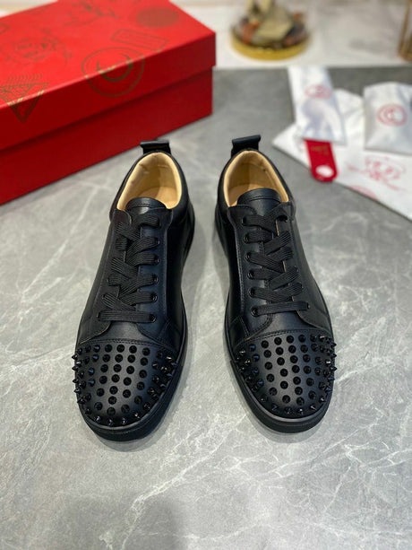 CHRISTIAN LOUBOUTIN Louis Juinior Spikes Size 9 Black