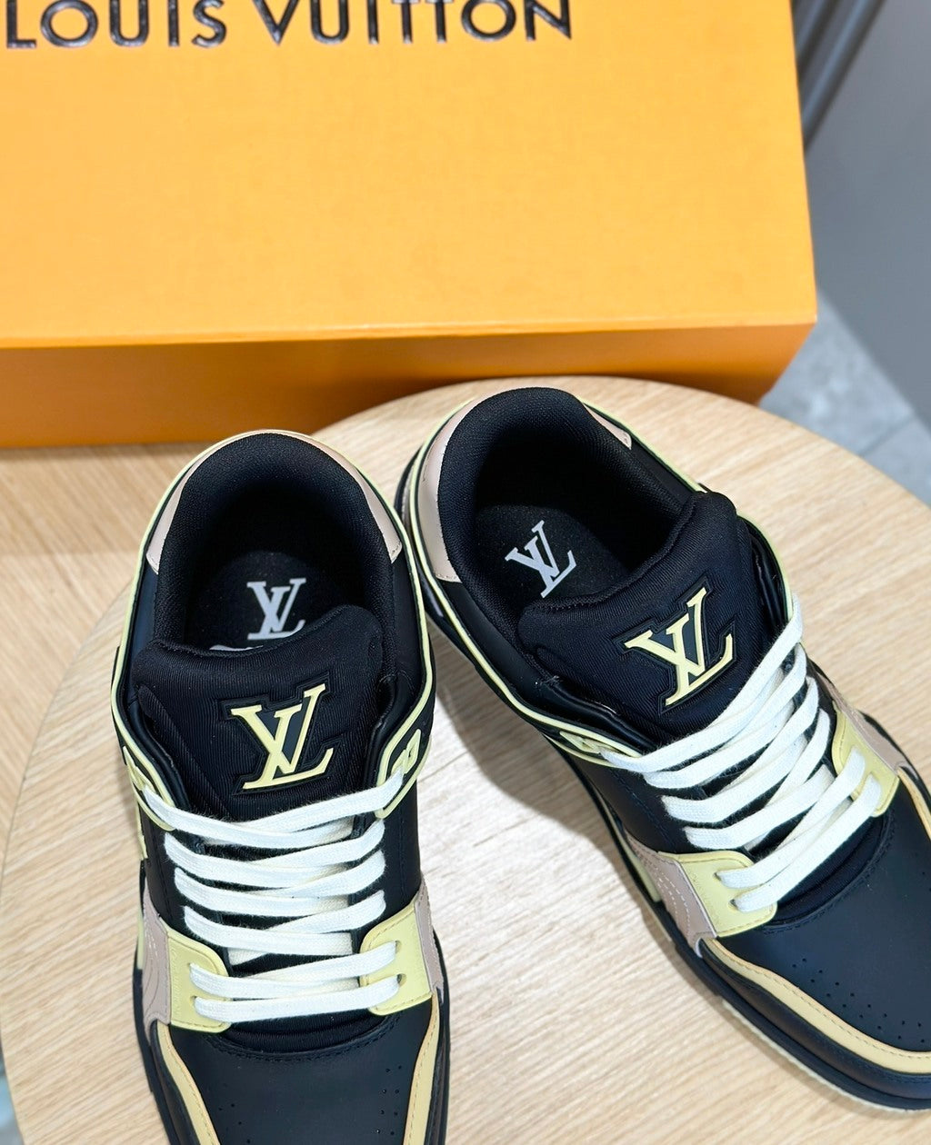 LOUIS VUITTON TRAINER WHITE/BLACK/YELLOW