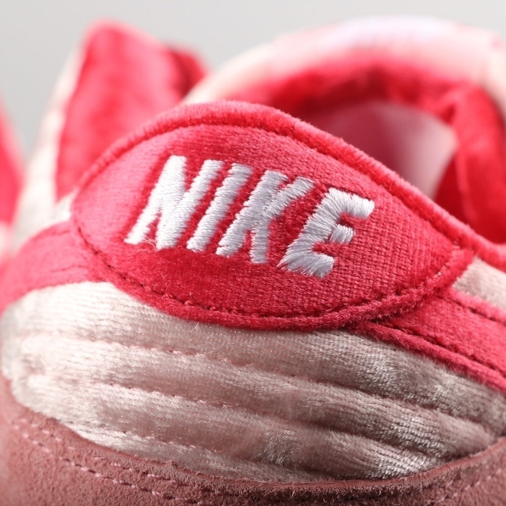 NIKE StrangeLove x Dunk Low SB 'Valentine's Day' (Pronta entrega)