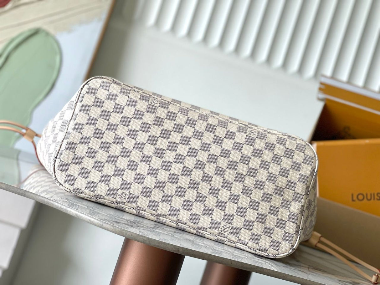 Louis Vuitton Neverfull Damier Azur PM Beige Lining