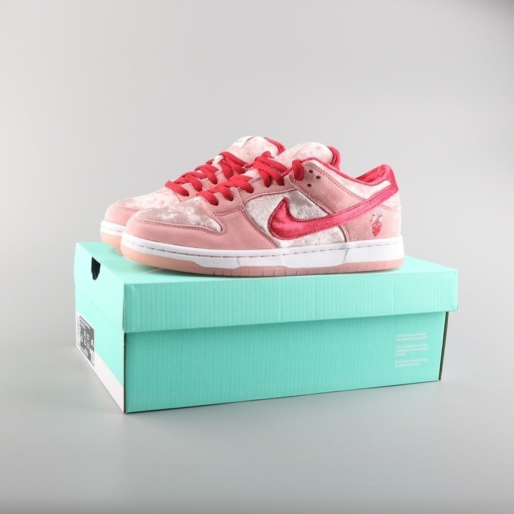 NIKE StrangeLove x Dunk Low SB 'Valentine's Day' (Pronta entrega)