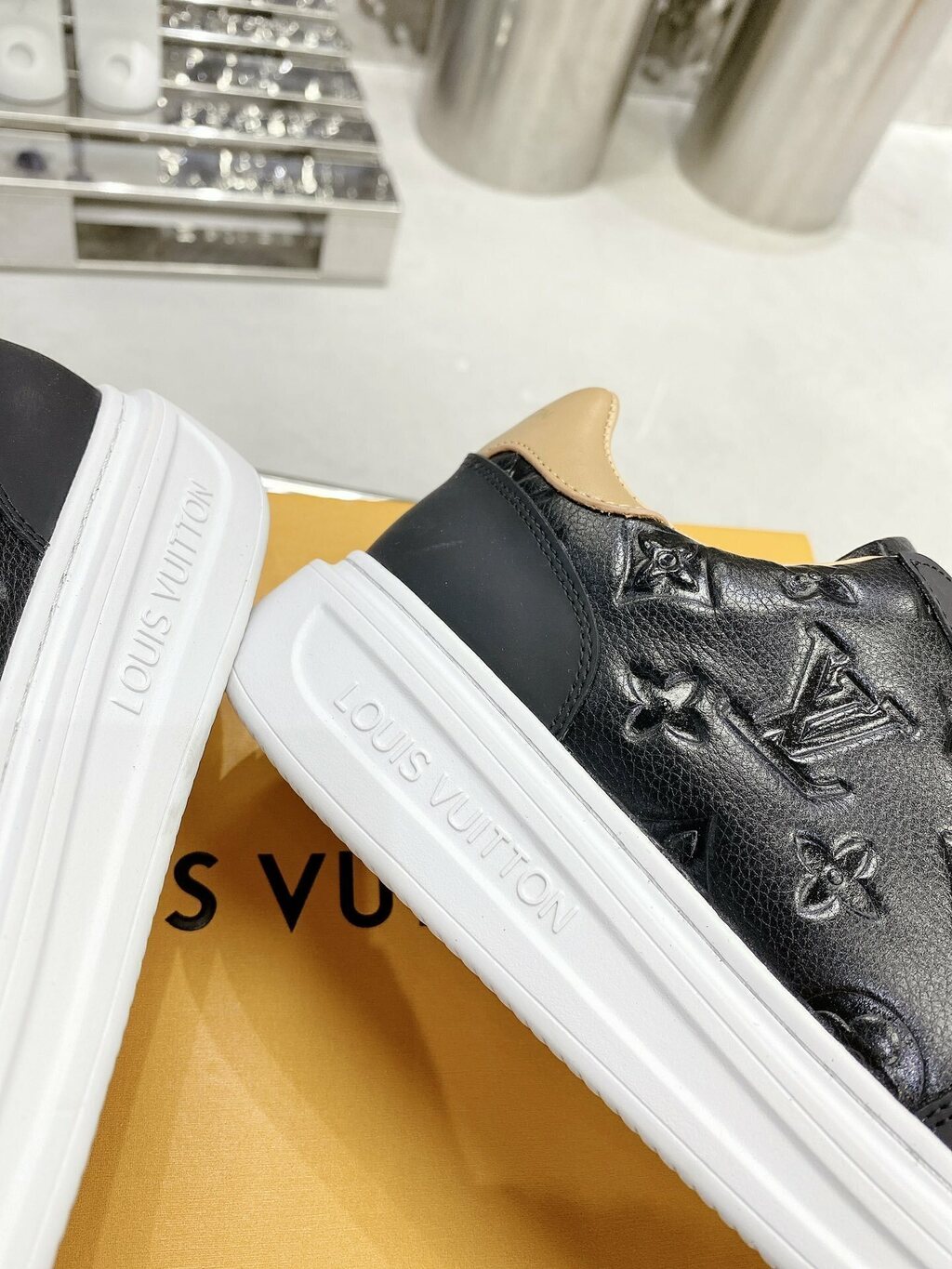 Louis Vuitton LV BEVERLY HILLS PRETO