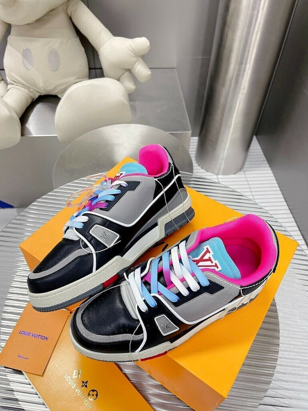 Louis Vuitton Trainer Pink SS21