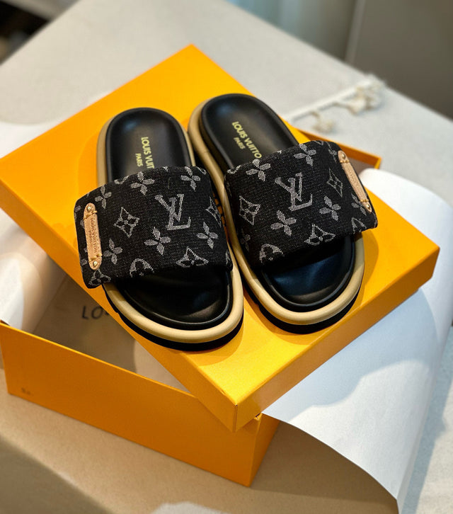 Chinelo Louis Vuitton Flatform Pool Pillow Black