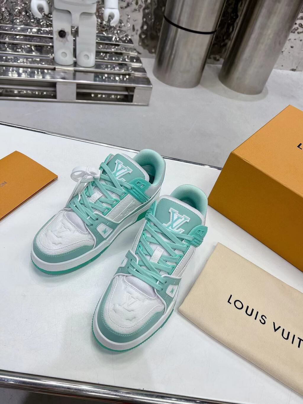 Louis Vuitton Trainer Green White