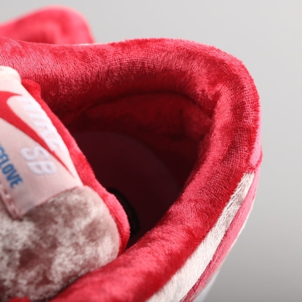 NIKE StrangeLove x Dunk Low SB 'Valentine's Day' (Pronta entrega)