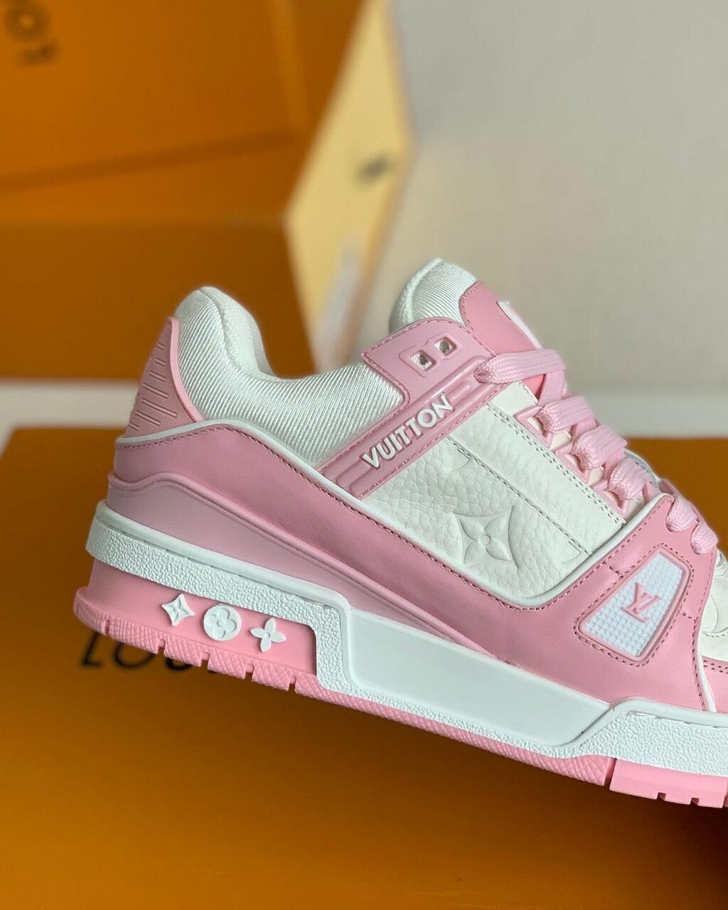 Louis Vuitton Trainer Pink Rose