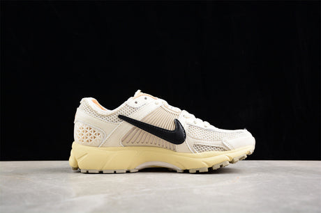 Nike ZOOM VOMERO 5 SP WHITE/GREY/BLACK/YELLOW FB8825-688